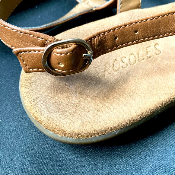 Sandals. Vegan leather. Some cuffs. See pictures. Sole in great condition. - Picture 6 of 7